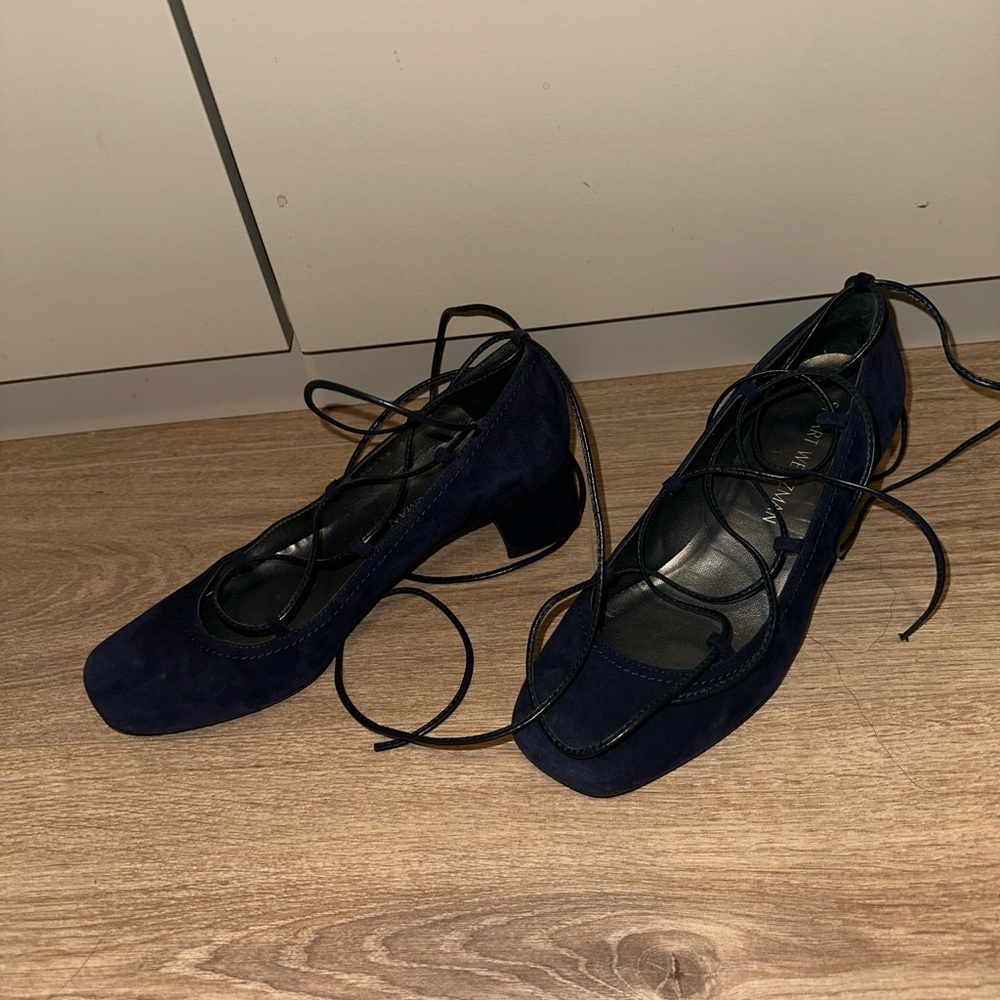 Stuart Weitzman Navy Blue Lace up kitten heel shoes size 7.5